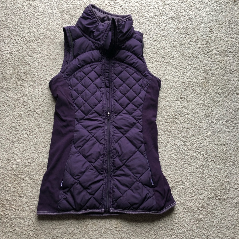 LIKE NEW Lululemon down for a run vest size 2